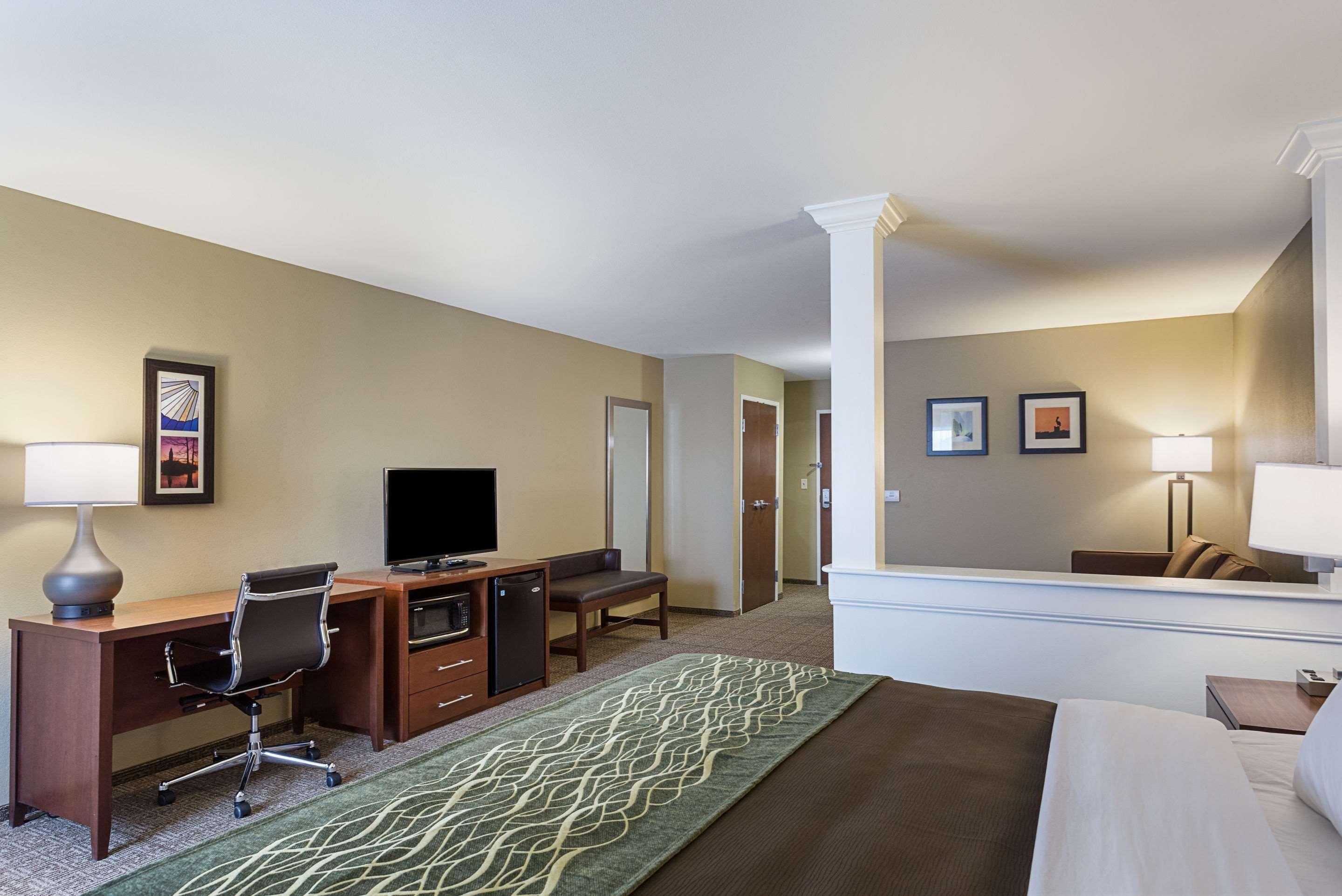 Comfort Inn & Suites Zachary Bagian luar foto