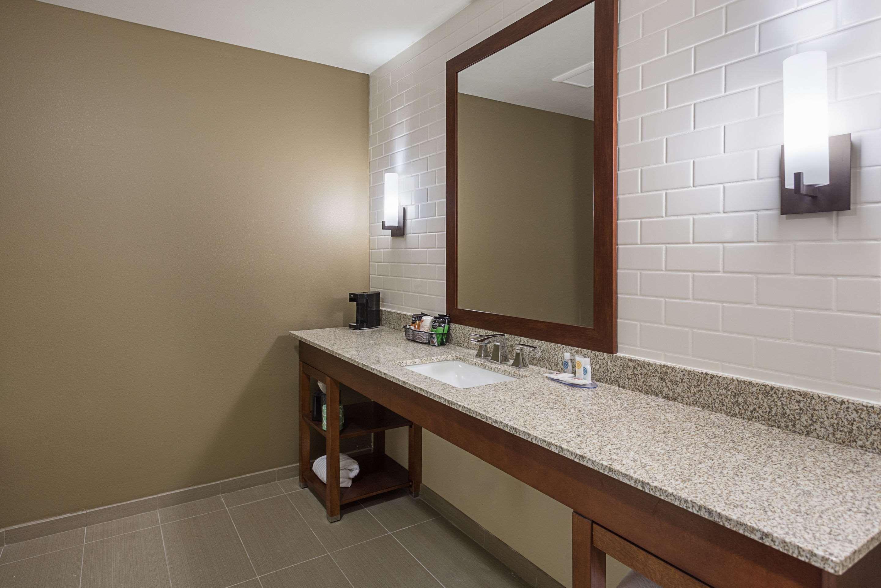 Comfort Inn & Suites Zachary Bagian luar foto