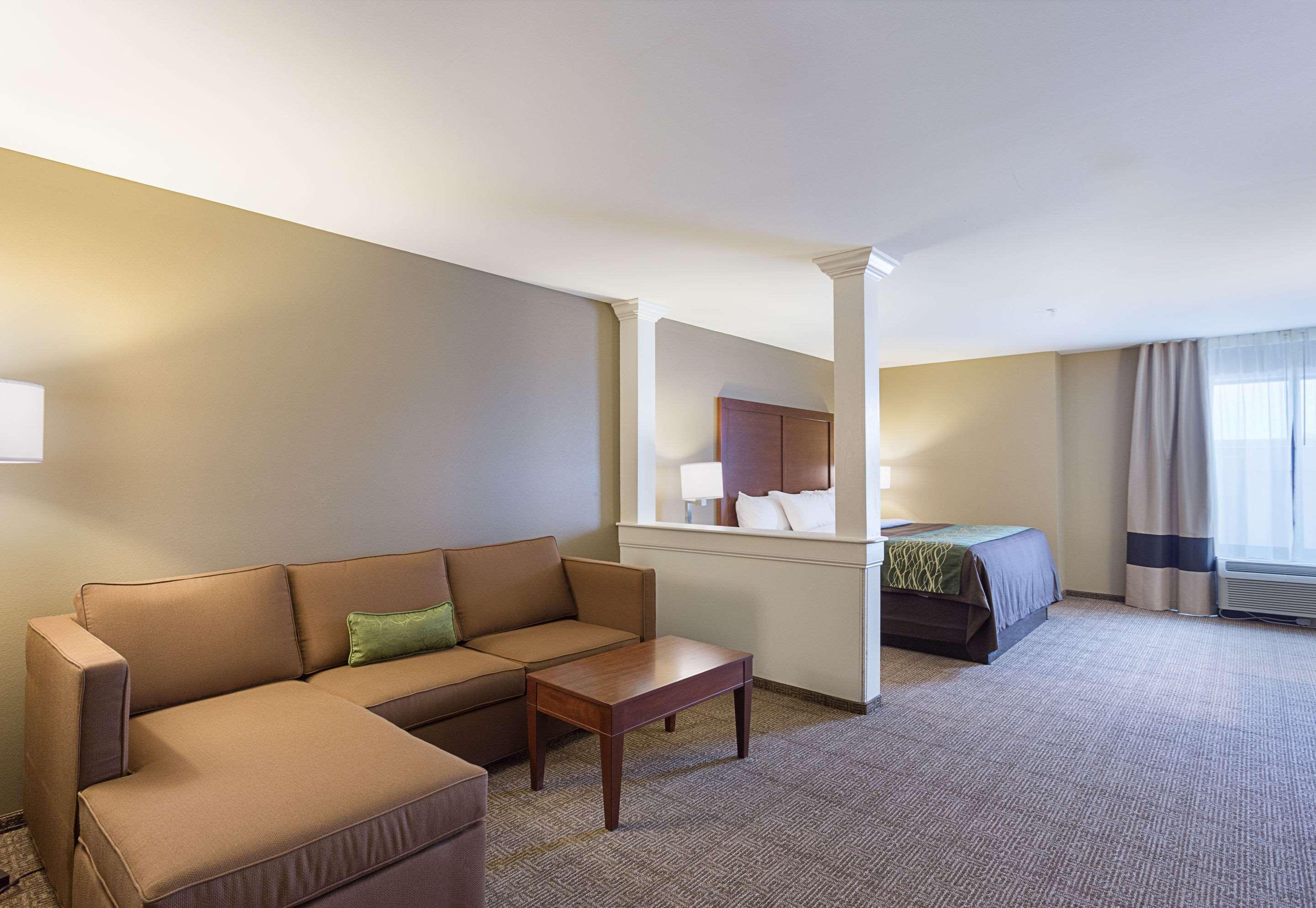 Comfort Inn & Suites Zachary Bagian luar foto
