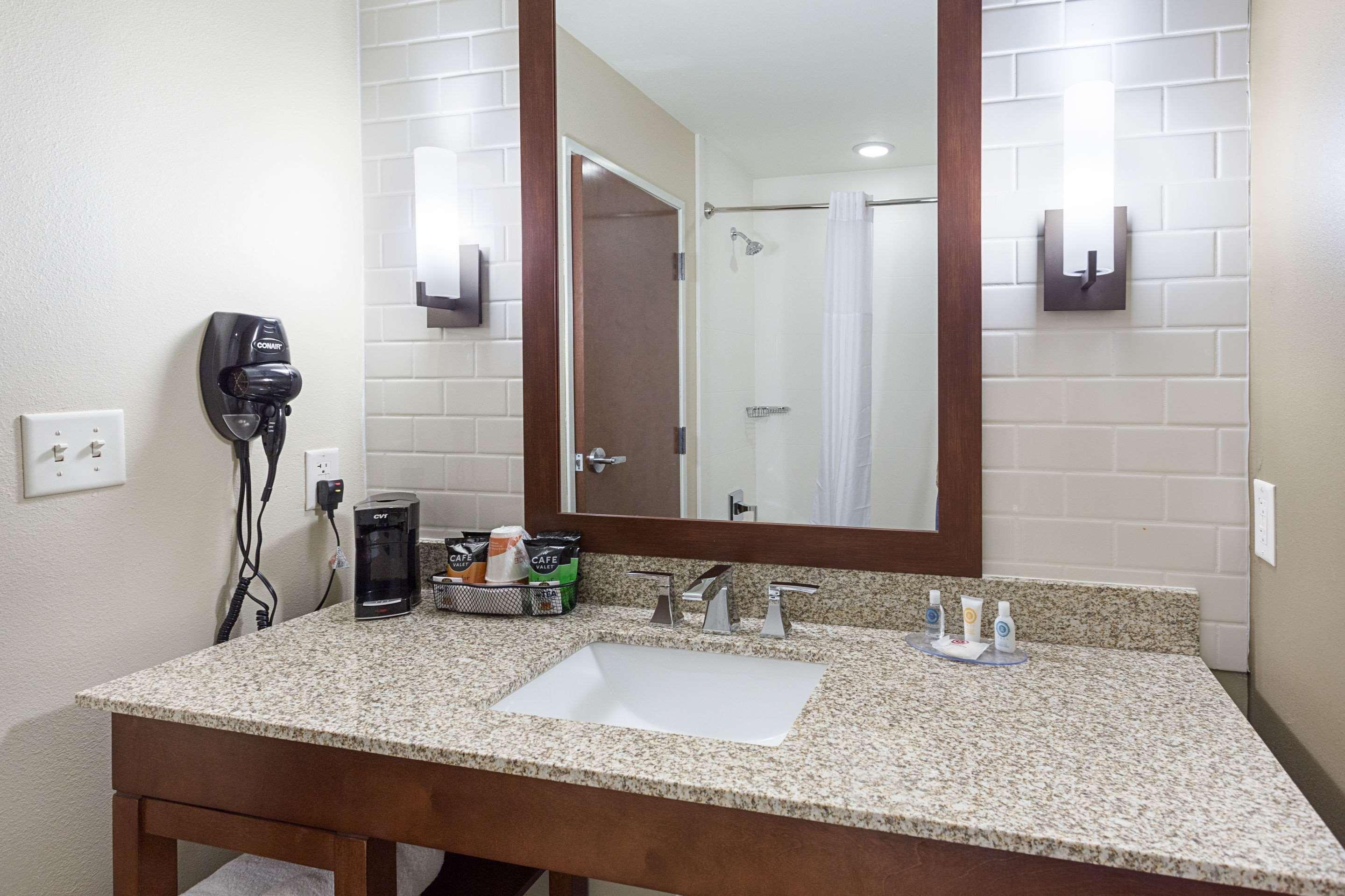 Comfort Inn & Suites Zachary Bagian luar foto