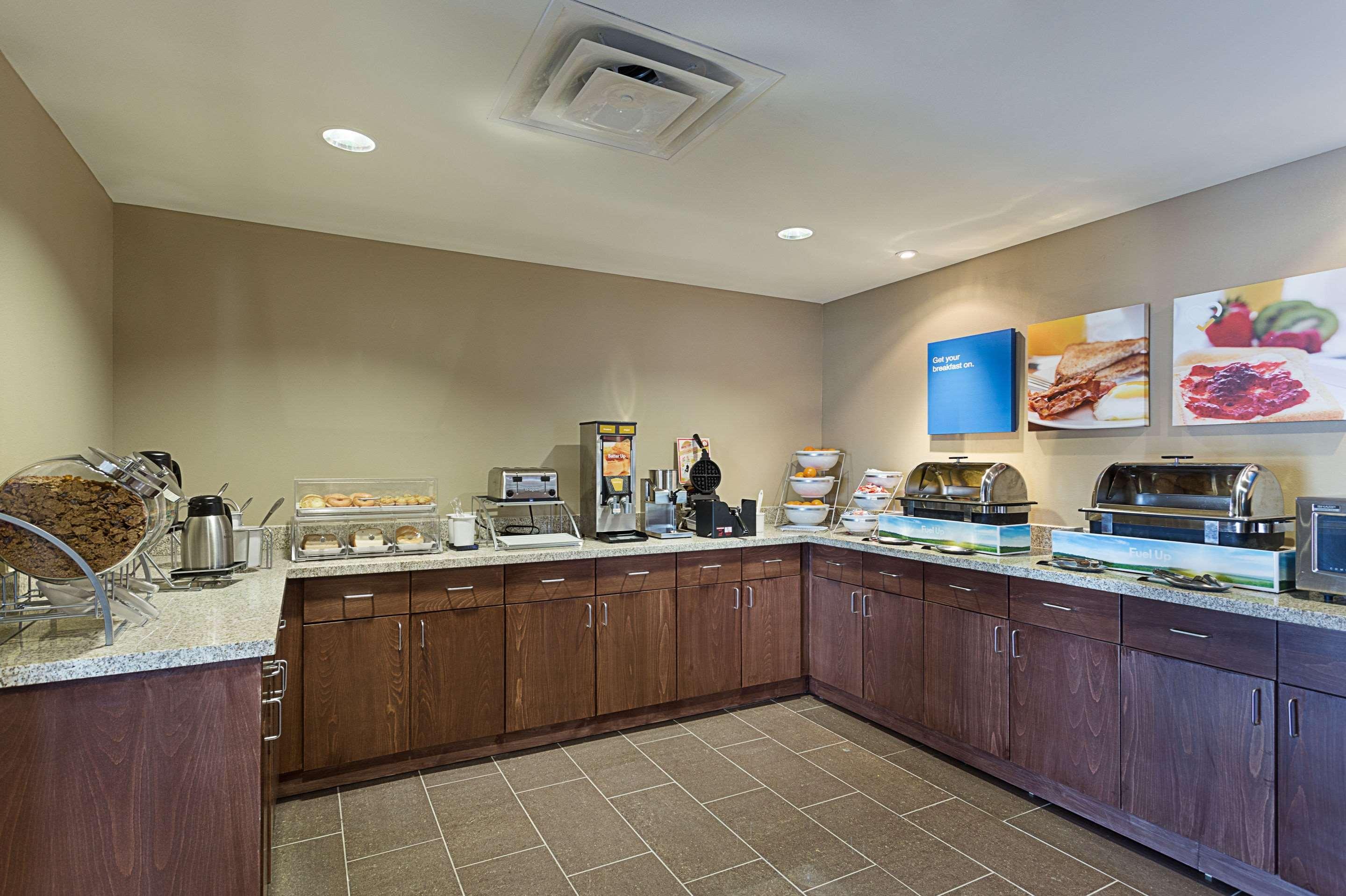 Comfort Inn & Suites Zachary Bagian luar foto